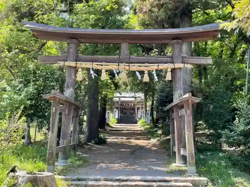 三ケ尻八幡神社の鳥居