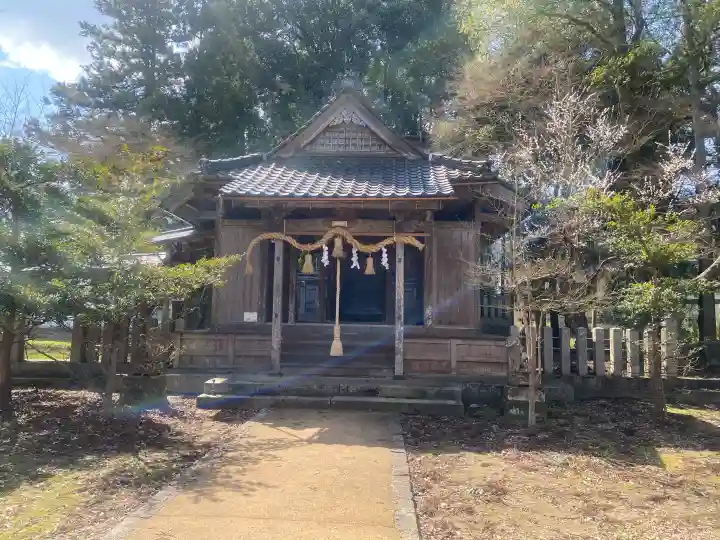 気多神社の{uncategorized: "未分類", other: "その他", undefined: "問題あり", building: "その他建物", grave: "お墓", sacred_gate: "鳥居", guardian: "狛犬", statue: "像", buddha: "仏像", history: "歴史", nature: "自然", garden: "庭園", animal: "動物", pagoda: "塔", temizu: "手水舎", mountain_gate: "山門・神門", sanctuary: "本殿・本堂", subordinate: "末社・摂社", art: "芸術", scenery: "景色", jizo: "地蔵", ema: "絵馬", goshuin: "御朱印", omikuji: "おみくじ", items: "授与品その他", amulet: "お守り", goshuincho: "御朱印帳", eats: "食事", festival: "お祭り", votive_dance: "神楽", shichigosan: "七五三参", wedding: "結婚式", experience: "体験その他", initially: "初詣", around: "周辺", anti_infection: "感染症対策"}