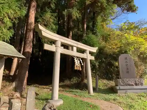 龍岳神社の鳥居