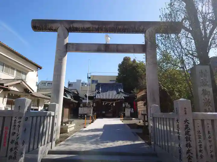 池袋御嶽神社の鳥居