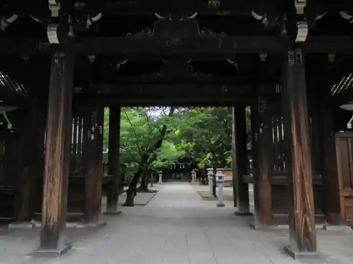 川口神社の山門・神門