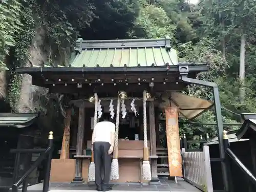 銭洗弁財天宇賀福神社の本殿