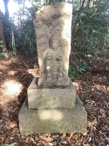 御嶽神社の像