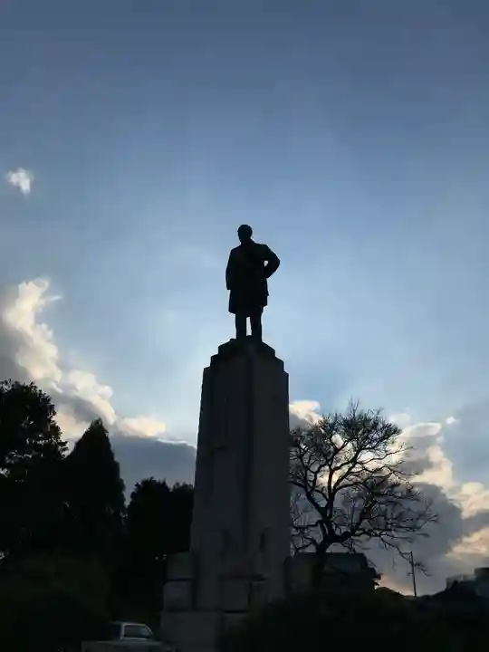 吉備津神社の像