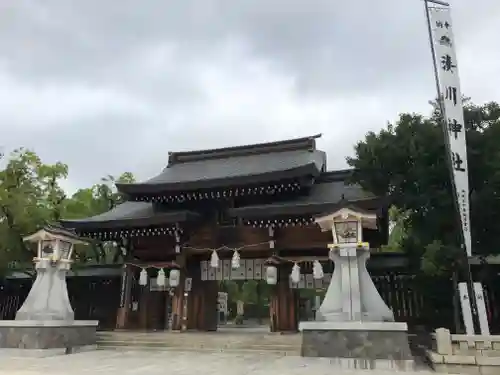 湊川神社の山門