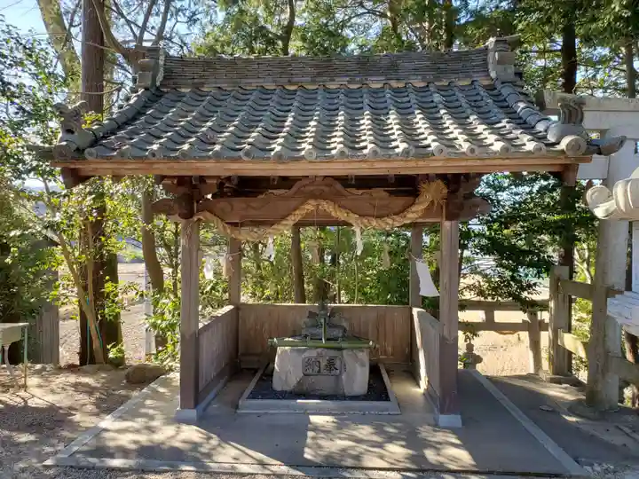 勝手神社の手水舎