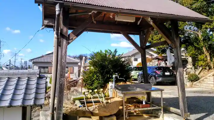 白山社の手水舎