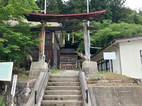 諏訪社神明社合殿(長野県)