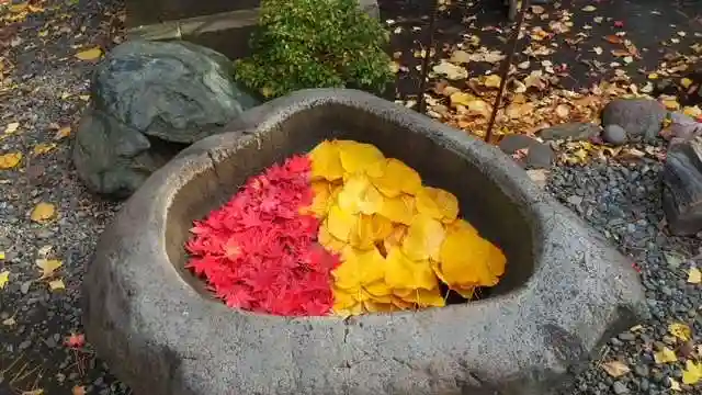 彌彦神社 (伊夜日子神社)の手水舎