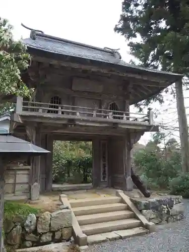 華蔵寺の山門