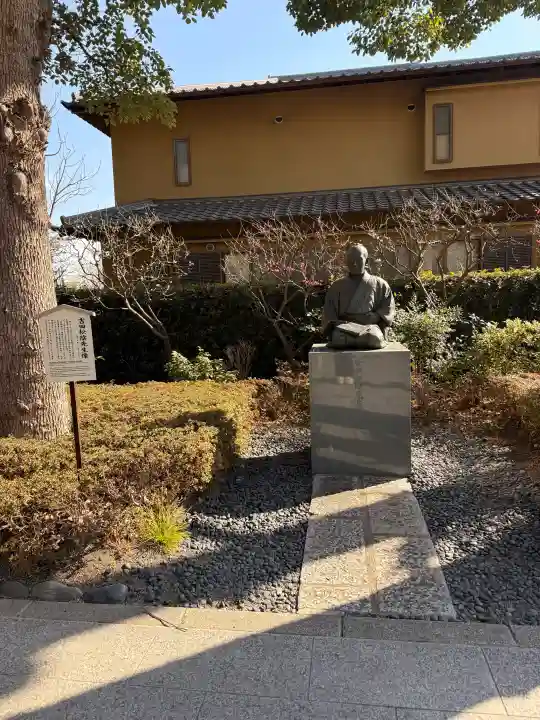松陰神社の{uncategorized: "未分類", other: "その他", undefined: "問題あり", building: "その他建物", grave: "お墓", sacred_gate: "鳥居", guardian: "狛犬", statue: "像", buddha: "仏像", history: "歴史", nature: "自然", garden: "庭園", animal: "動物", pagoda: "塔", temizu: "手水舎", mountain_gate: "山門・神門", sanctuary: "本殿・本堂", subordinate: "末社・摂社", art: "芸術", scenery: "景色", jizo: "地蔵", ema: "絵馬", goshuin: "御朱印", omikuji: "おみくじ", items: "授与品その他", amulet: "お守り", goshuincho: "御朱印帳", eats: "食事", festival: "お祭り", votive_dance: "神楽", shichigosan: "七五三参", wedding: "結婚式", experience: "体験その他", initially: "初詣", around: "周辺", anti_infection: "感染症対策"}