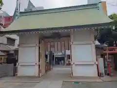 綱敷天神社の山門