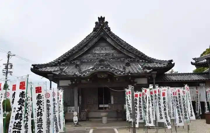 弥勒寺の本殿・本堂
