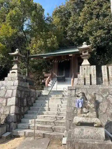 幣多賀八幡宮（吉和八幡神社）の{uncategorized: "未分類", other: "その他", undefined: "問題あり", building: "その他建物", grave: "お墓", sacred_gate: "鳥居", guardian: "狛犬", statue: "像", buddha: "仏像", history: "歴史", nature: "自然", garden: "庭園", animal: "動物", pagoda: "塔", temizu: "手水舎", mountain_gate: "山門・神門", sanctuary: "本殿・本堂", subordinate: "末社・摂社", art: "芸術", scenery: "景色", jizo: "地蔵", ema: "絵馬", goshuin: "御朱印", omikuji: "おみくじ", items: "授与品その他", amulet: "お守り", goshuincho: "御朱印帳", eats: "食事", festival: "お祭り", votive_dance: "神楽", shichigosan: "七五三参", wedding: "結婚式", experience: "体験その他", initially: "初詣", around: "周辺", anti_infection: "感染症対策"}