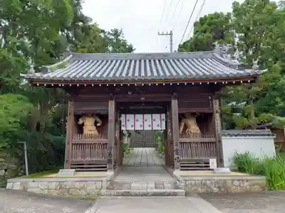 観音寺の山門・神門