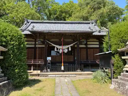 甲斐総社八幡神社の{uncategorized: "未分類", other: "その他", undefined: "問題あり", building: "その他建物", grave: "お墓", sacred_gate: "鳥居", guardian: "狛犬", statue: "像", buddha: "仏像", history: "歴史", nature: "自然", garden: "庭園", animal: "動物", pagoda: "塔", temizu: "手水舎", mountain_gate: "山門・神門", sanctuary: "本殿・本堂", subordinate: "末社・摂社", art: "芸術", scenery: "景色", jizo: "地蔵", ema: "絵馬", goshuin: "御朱印", omikuji: "おみくじ", items: "授与品その他", amulet: "お守り", goshuincho: "御朱印帳", eats: "食事", festival: "お祭り", votive_dance: "神楽", shichigosan: "七五三参", wedding: "結婚式", experience: "体験その他", initially: "初詣", around: "周辺", anti_infection: "感染症対策"}
