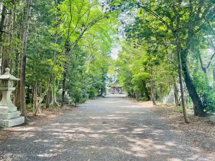 比都佐神社の{uncategorized: "未分類", other: "その他", undefined: "問題あり", building: "その他建物", grave: "お墓", sacred_gate: "鳥居", guardian: "狛犬", statue: "像", buddha: "仏像", history: "歴史", nature: "自然", garden: "庭園", animal: "動物", pagoda: "塔", temizu: "手水舎", mountain_gate: "山門・神門", sanctuary: "本殿・本堂", subordinate: "末社・摂社", art: "芸術", scenery: "景色", jizo: "地蔵", ema: "絵馬", goshuin: "御朱印", omikuji: "おみくじ", items: "授与品その他", amulet: "お守り", goshuincho: "御朱印帳", eats: "食事", festival: "お祭り", votive_dance: "神楽", shichigosan: "七五三参", wedding: "結婚式", experience: "体験その他", initially: "初詣", around: "周辺", anti_infection: "感染症対策"}