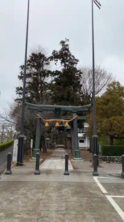 諏訪神社の鳥居