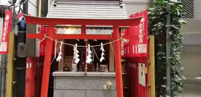 宝童稲荷神社の鳥居