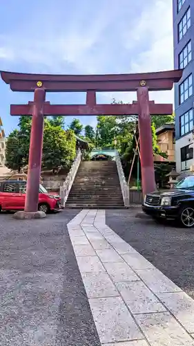 白金氷川神社の鳥居