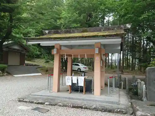 伊波乃西神社の手水舎