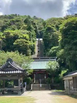 洲崎神社の{uncategorized: "未分類", other: "その他", undefined: "問題あり", building: "その他建物", grave: "お墓", sacred_gate: "鳥居", guardian: "狛犬", statue: "像", buddha: "仏像", history: "歴史", nature: "自然", garden: "庭園", animal: "動物", pagoda: "塔", temizu: "手水舎", mountain_gate: "山門・神門", sanctuary: "本殿・本堂", subordinate: "末社・摂社", art: "芸術", scenery: "景色", jizo: "地蔵", ema: "絵馬", goshuin: "御朱印", omikuji: "おみくじ", items: "授与品その他", amulet: "お守り", goshuincho: "御朱印帳", eats: "食事", festival: "お祭り", votive_dance: "神楽", shichigosan: "七五三参", wedding: "結婚式", experience: "体験その他", initially: "初詣", around: "周辺", anti_infection: "感染症対策"}