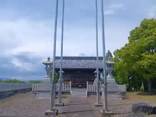 神明神社の{uncategorized: "未分類", other: "その他", undefined: "問題あり", building: "その他建物", grave: "お墓", sacred_gate: "鳥居", guardian: "狛犬", statue: "像", buddha: "仏像", history: "歴史", nature: "自然", garden: "庭園", animal: "動物", pagoda: "塔", temizu: "手水舎", mountain_gate: "山門・神門", sanctuary: "本殿・本堂", subordinate: "末社・摂社", art: "芸術", scenery: "景色", jizo: "地蔵", ema: "絵馬", goshuin: "御朱印", omikuji: "おみくじ", items: "授与品その他", amulet: "お守り", goshuincho: "御朱印帳", eats: "食事", festival: "お祭り", votive_dance: "神楽", shichigosan: "七五三参", wedding: "結婚式", experience: "体験その他", initially: "初詣", around: "周辺", anti_infection: "感染症対策"}