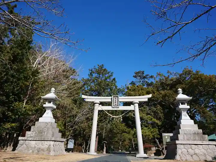 桜ヶ池池宮神社の鳥居