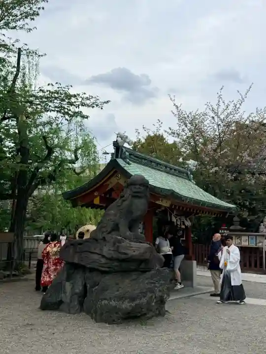 浅草神社の{uncategorized: "未分類", other: "その他", undefined: "問題あり", building: "その他建物", grave: "お墓", sacred_gate: "鳥居", guardian: "狛犬", statue: "像", buddha: "仏像", history: "歴史", nature: "自然", garden: "庭園", animal: "動物", pagoda: "塔", temizu: "手水舎", mountain_gate: "山門・神門", sanctuary: "本殿・本堂", subordinate: "末社・摂社", art: "芸術", scenery: "景色", jizo: "地蔵", ema: "絵馬", goshuin: "御朱印", omikuji: "おみくじ", items: "授与品その他", amulet: "お守り", goshuincho: "御朱印帳", eats: "食事", festival: "お祭り", votive_dance: "神楽", shichigosan: "七五三参", wedding: "結婚式", experience: "体験その他", initially: "初詣", around: "周辺", anti_infection: "感染症対策"}