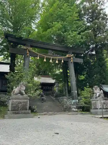 諏訪大社上社前宮の鳥居