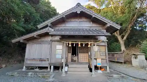 楯崎神社の本殿・本堂