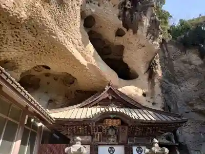 大谷寺の本殿・本堂