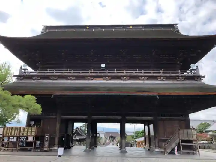 善光寺の山門・神門