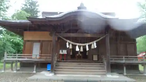 八幡秋田神社の本殿