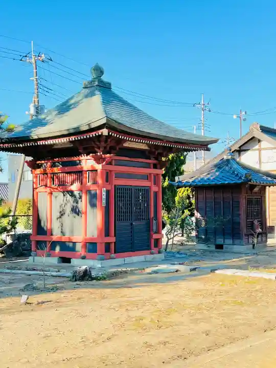 滑河山龍正院の{uncategorized: "未分類", other: "その他", undefined: "問題あり", building: "その他建物", grave: "お墓", sacred_gate: "鳥居", guardian: "狛犬", statue: "像", buddha: "仏像", history: "歴史", nature: "自然", garden: "庭園", animal: "動物", pagoda: "塔", temizu: "手水舎", mountain_gate: "山門・神門", sanctuary: "本殿・本堂", subordinate: "末社・摂社", art: "芸術", scenery: "景色", jizo: "地蔵", ema: "絵馬", goshuin: "御朱印", omikuji: "おみくじ", items: "授与品その他", amulet: "お守り", goshuincho: "御朱印帳", eats: "食事", festival: "お祭り", votive_dance: "神楽", shichigosan: "七五三参", wedding: "結婚式", experience: "体験その他", initially: "初詣", around: "周辺", anti_infection: "感染症対策"}