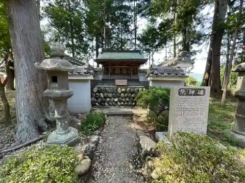 春日神社の{uncategorized: "未分類", other: "その他", undefined: "問題あり", building: "その他建物", grave: "お墓", sacred_gate: "鳥居", guardian: "狛犬", statue: "像", buddha: "仏像", history: "歴史", nature: "自然", garden: "庭園", animal: "動物", pagoda: "塔", temizu: "手水舎", mountain_gate: "山門・神門", sanctuary: "本殿・本堂", subordinate: "末社・摂社", art: "芸術", scenery: "景色", jizo: "地蔵", ema: "絵馬", goshuin: "御朱印", omikuji: "おみくじ", items: "授与品その他", amulet: "お守り", goshuincho: "御朱印帳", eats: "食事", festival: "お祭り", votive_dance: "神楽", shichigosan: "七五三参", wedding: "結婚式", experience: "体験その他", initially: "初詣", around: "周辺", anti_infection: "感染症対策"}