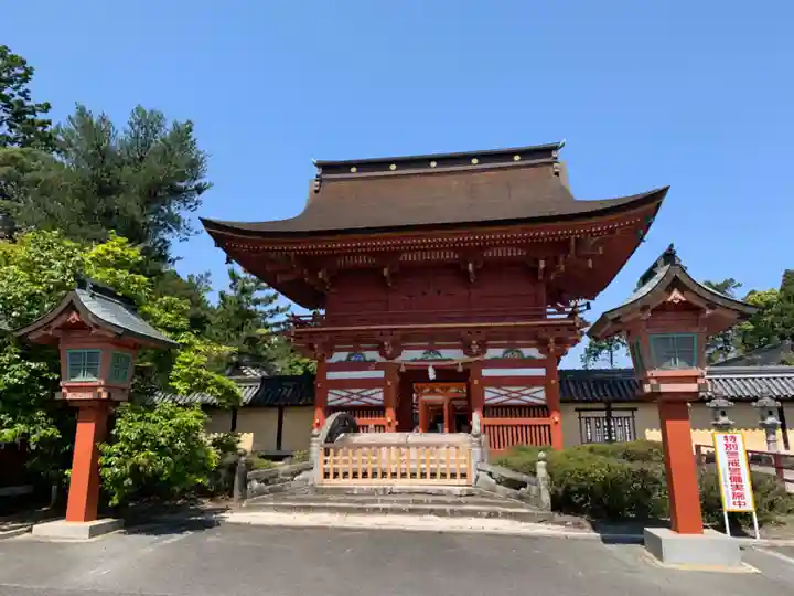 美濃國一宮 南宮大社の山門・神門