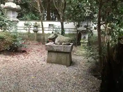 咋岡神社の狛犬