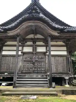 山田寺の本殿・本堂