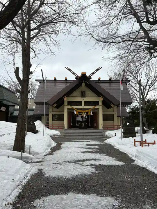 江南神社の{uncategorized: "未分類", other: "その他", undefined: "問題あり", building: "その他建物", grave: "お墓", sacred_gate: "鳥居", guardian: "狛犬", statue: "像", buddha: "仏像", history: "歴史", nature: "自然", garden: "庭園", animal: "動物", pagoda: "塔", temizu: "手水舎", mountain_gate: "山門・神門", sanctuary: "本殿・本堂", subordinate: "末社・摂社", art: "芸術", scenery: "景色", jizo: "地蔵", ema: "絵馬", goshuin: "御朱印", omikuji: "おみくじ", items: "授与品その他", amulet: "お守り", goshuincho: "御朱印帳", eats: "食事", festival: "お祭り", votive_dance: "神楽", shichigosan: "七五三参", wedding: "結婚式", experience: "体験その他", initially: "初詣", around: "周辺", anti_infection: "感染症対策"}