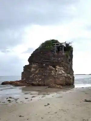 稲佐の浜　弁天島の鳥居