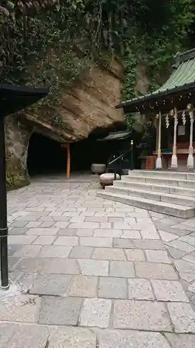 銭洗弁財天宇賀福神社の本殿・本堂