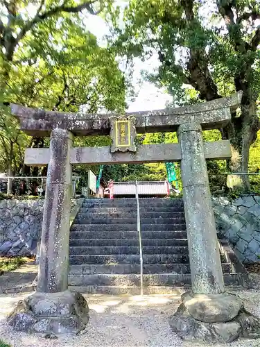 男女神社の鳥居