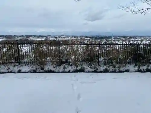 水戸八幡宮の{uncategorized: "未分類", other: "その他", undefined: "問題あり", building: "その他建物", grave: "お墓", sacred_gate: "鳥居", guardian: "狛犬", statue: "像", buddha: "仏像", history: "歴史", nature: "自然", garden: "庭園", animal: "動物", pagoda: "塔", temizu: "手水舎", mountain_gate: "山門・神門", sanctuary: "本殿・本堂", subordinate: "末社・摂社", art: "芸術", scenery: "景色", jizo: "地蔵", ema: "絵馬", goshuin: "御朱印", omikuji: "おみくじ", items: "授与品その他", amulet: "お守り", goshuincho: "御朱印帳", eats: "食事", festival: "お祭り", votive_dance: "神楽", shichigosan: "七五三参", wedding: "結婚式", experience: "体験その他", initially: "初詣", around: "周辺", anti_infection: "感染症対策"}