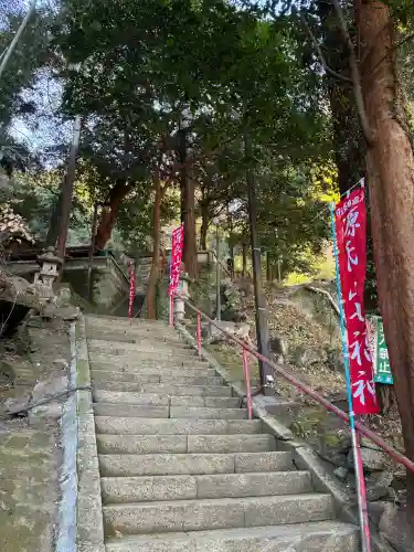 湯谷神社の{uncategorized: "未分類", other: "その他", undefined: "問題あり", building: "その他建物", grave: "お墓", sacred_gate: "鳥居", guardian: "狛犬", statue: "像", buddha: "仏像", history: "歴史", nature: "自然", garden: "庭園", animal: "動物", pagoda: "塔", temizu: "手水舎", mountain_gate: "山門・神門", sanctuary: "本殿・本堂", subordinate: "末社・摂社", art: "芸術", scenery: "景色", jizo: "地蔵", ema: "絵馬", goshuin: "御朱印", omikuji: "おみくじ", items: "授与品その他", amulet: "お守り", goshuincho: "御朱印帳", eats: "食事", festival: "お祭り", votive_dance: "神楽", shichigosan: "七五三参", wedding: "結婚式", experience: "体験その他", initially: "初詣", around: "周辺", anti_infection: "感染症対策"}