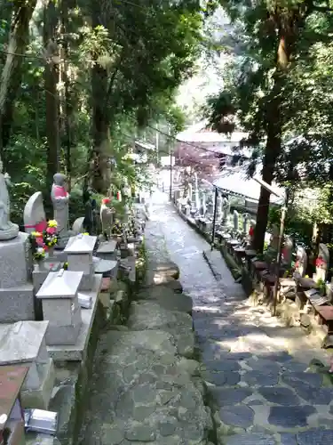 宝山寺の地蔵