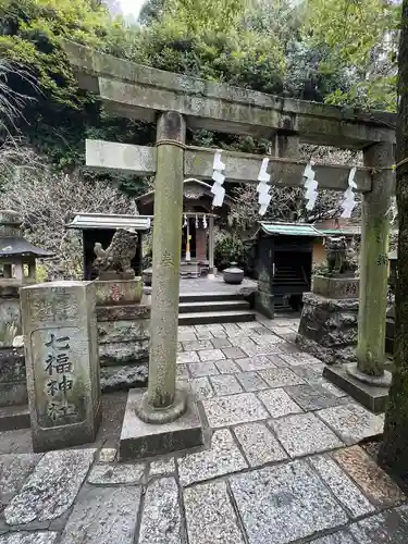 銭洗弁財天宇賀福神社の末社