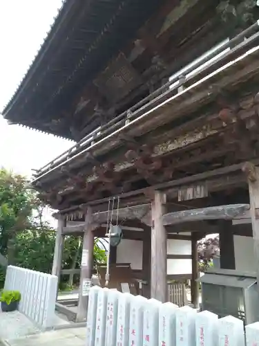 観音寺の山門