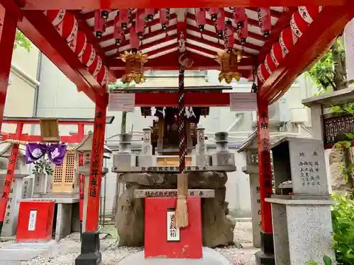 新世界稲荷神社の本殿・本堂