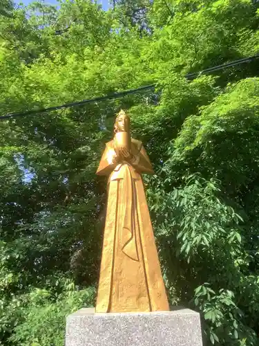 萱津神社の像